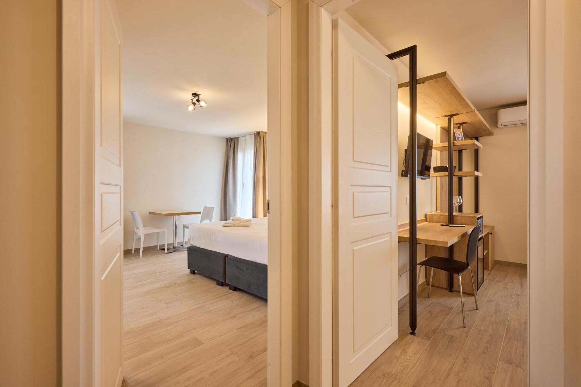 Relais Tiburtina Bed & Breakfast โรม ภายนอก รูปภาพ