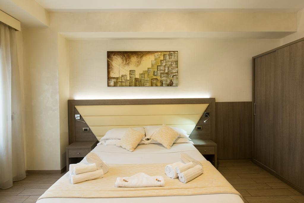 Relais Tiburtina Bed & Breakfast โรม ภายนอก รูปภาพ