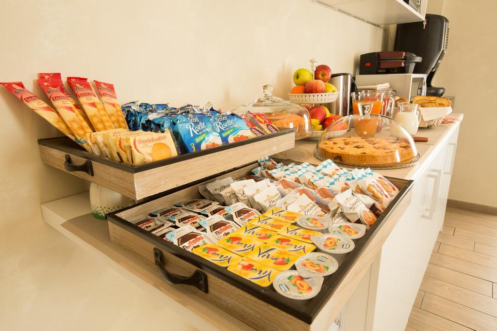Relais Tiburtina Bed & Breakfast โรม ภายนอก รูปภาพ